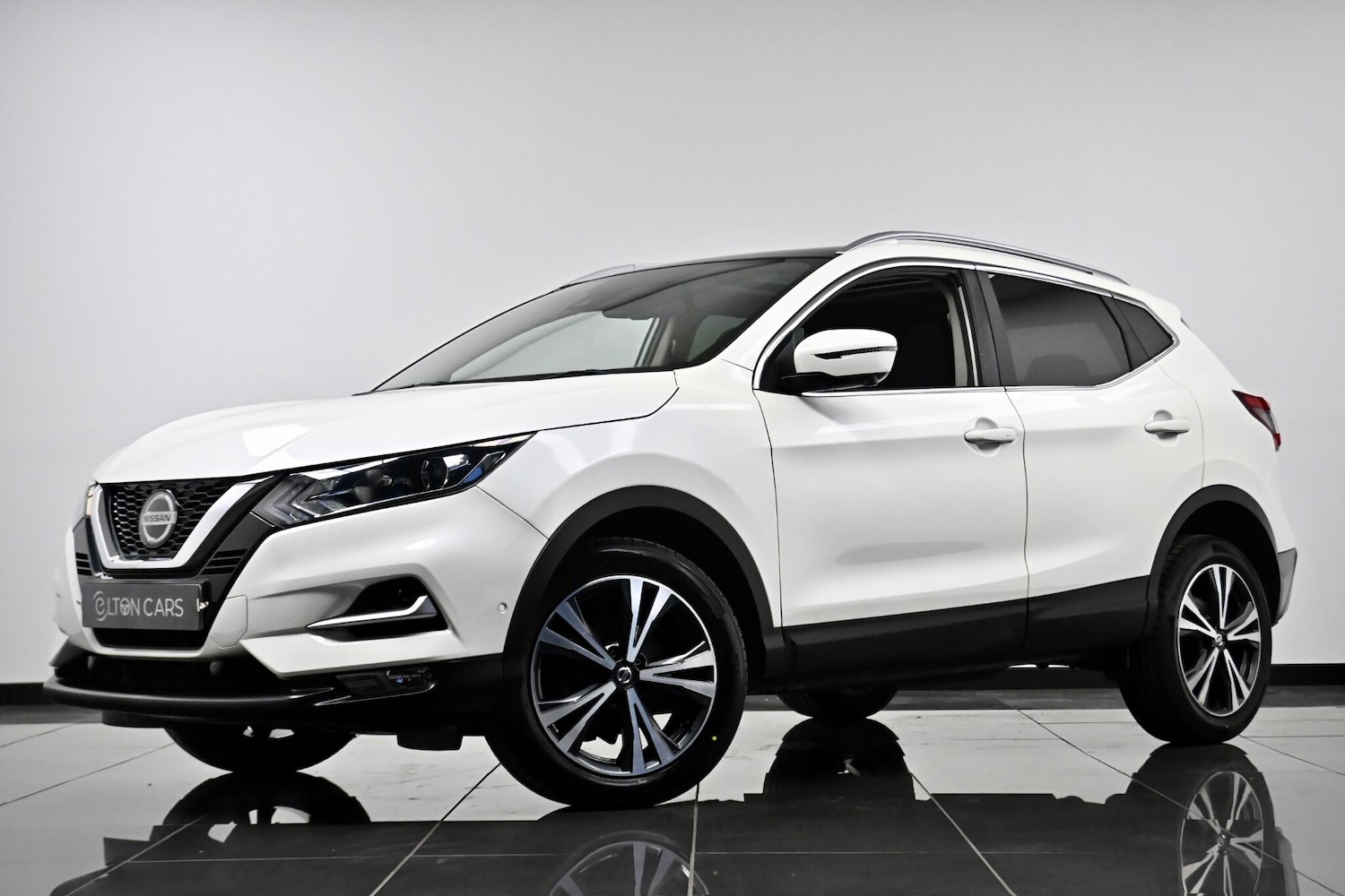 Used Nissan Qashqai 2018 for sale - 77550543: Photo 2