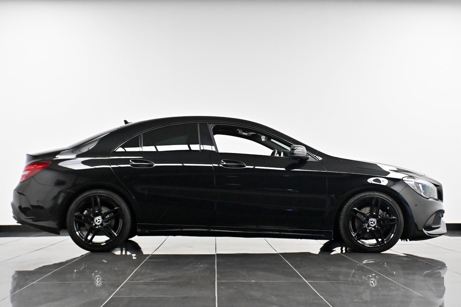 Used Mercedes-Benz CLA for sale - 77704686: Photo 4