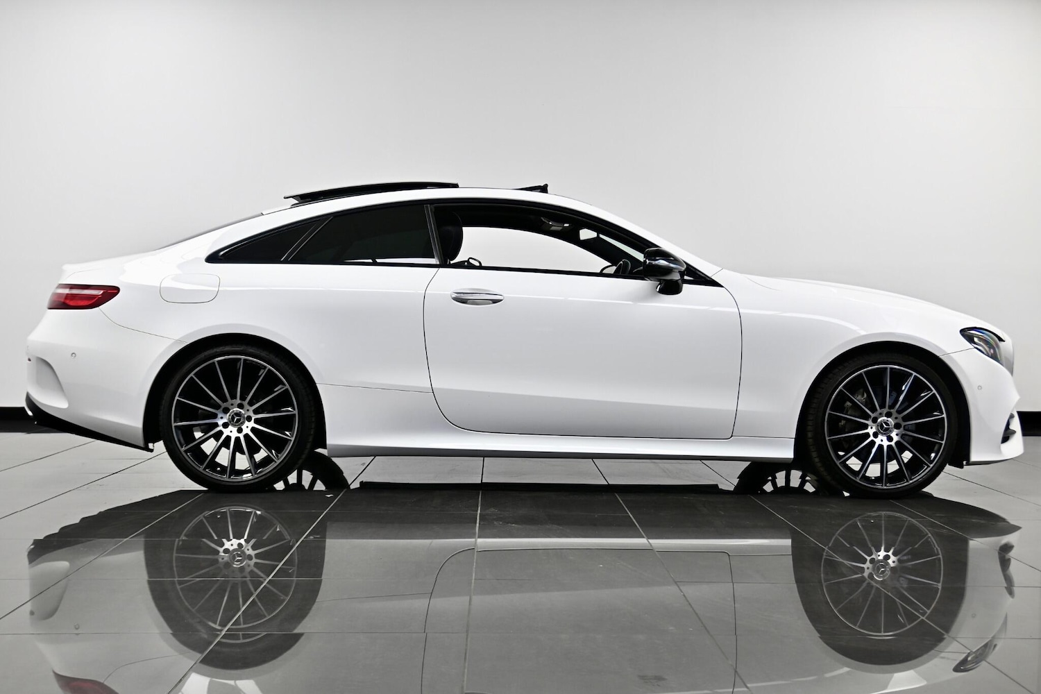 Used Mercedes-Benz E Class 2018 for sale - 77081369: Photo 4