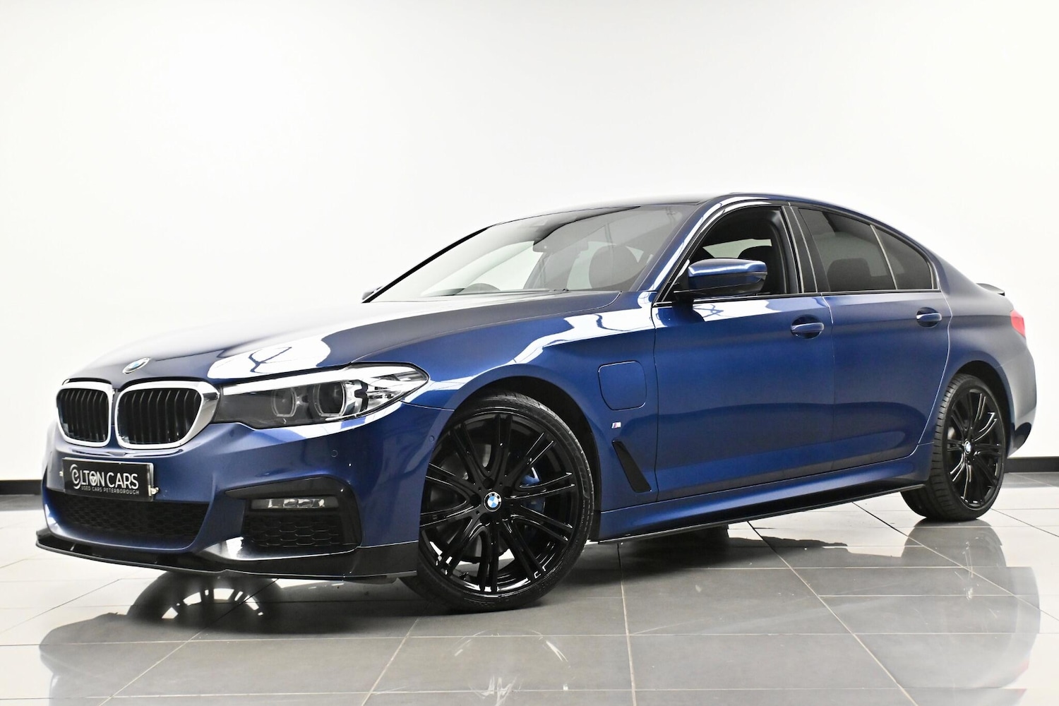 Used BMW 5 Series 2018 for sale - 76953439: Photo 2