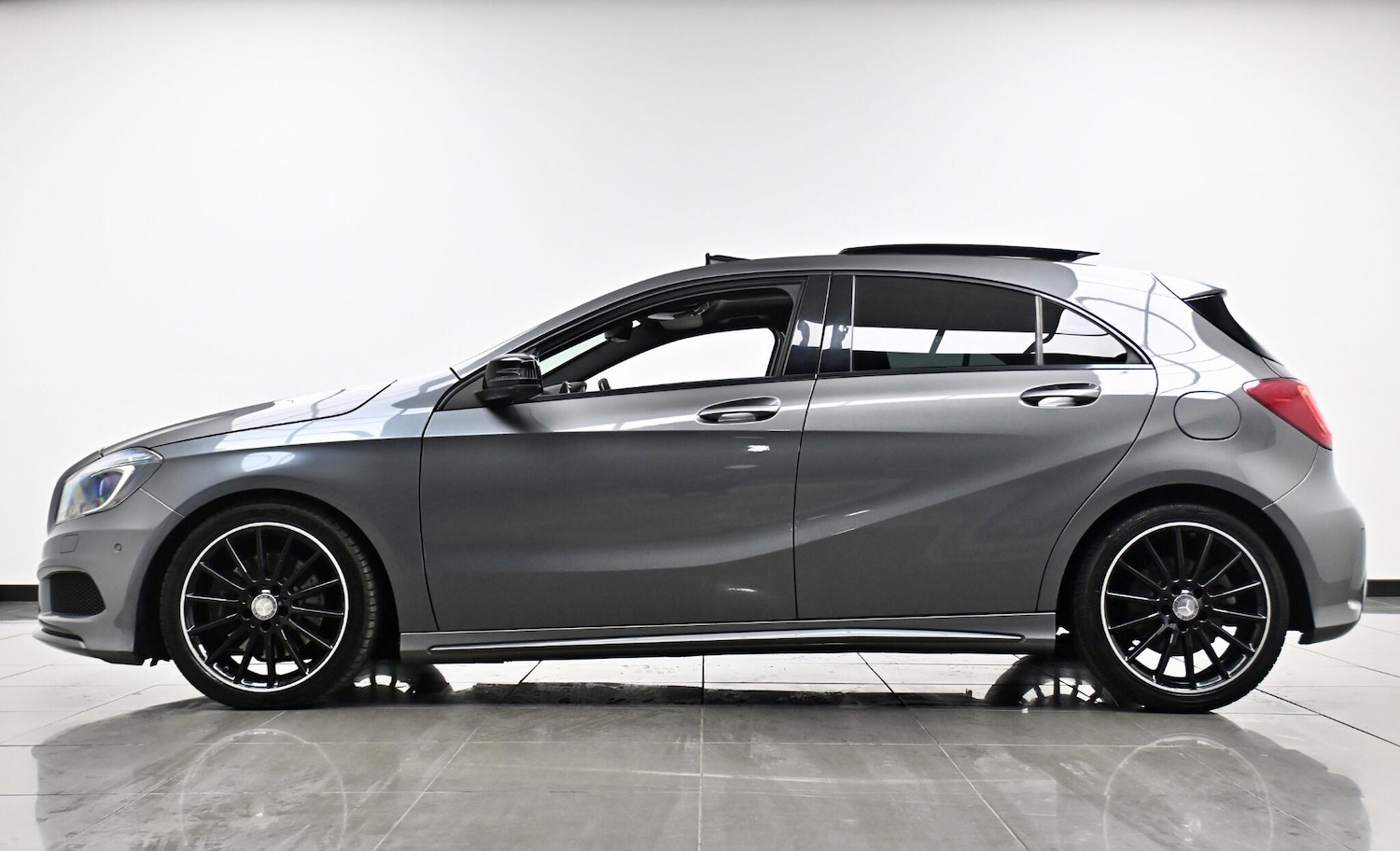 Used Mercedes-Benz A-Class 2015 for sale - 76850167: Photo 5