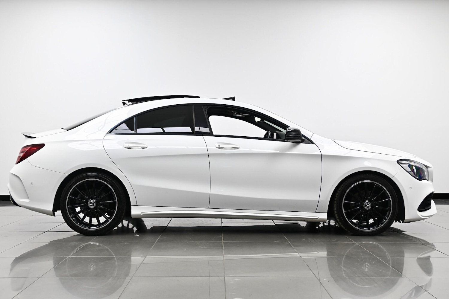 Used Mercedes-Benz CLA 2019 for sale - 76765515: Photo 4