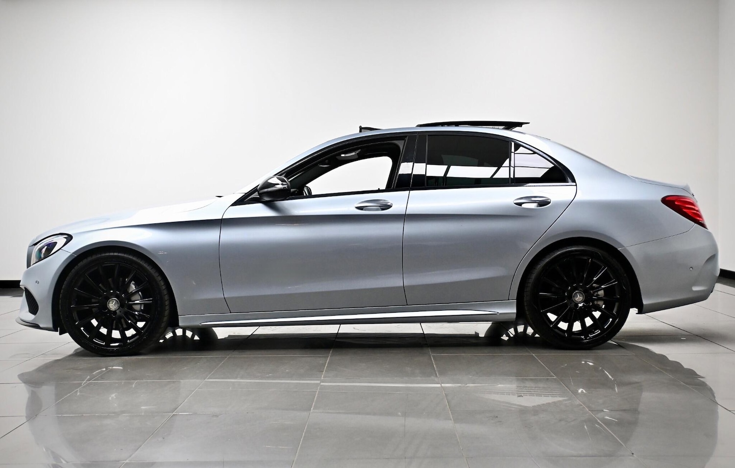 Used Mercedes-Benz C Class 2016 for sale - 76752999: Photo 5