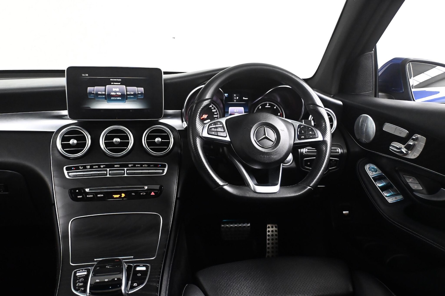 Used Mercedes-Benz GLC for sale - 77279427: Photo 32