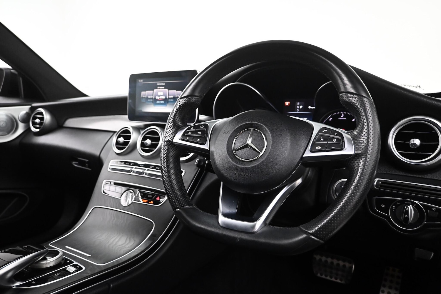 Used Mercedes-Benz C-Class 2017 for sale - 76166359: Photo 28
