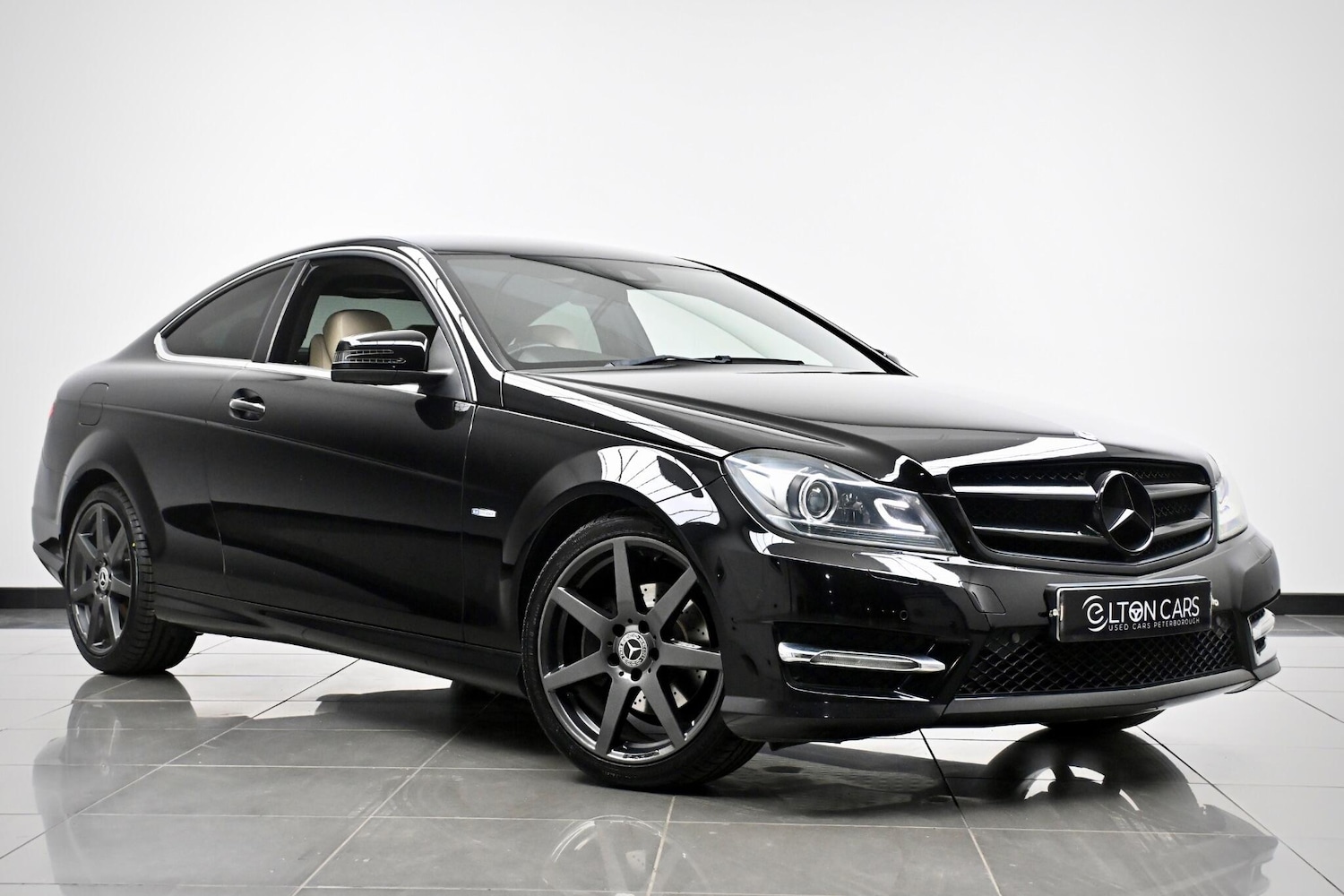 Used Mercedes-Benz C Class 2011 for sale - 76633892: Photo 1