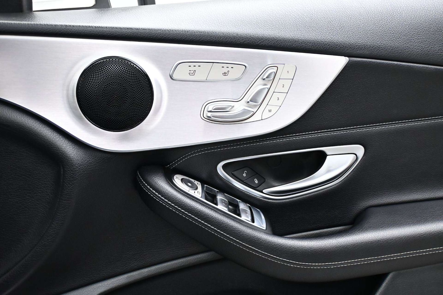 Used Mercedes-Benz C Class 2018 for sale - 77735077: Photo 11