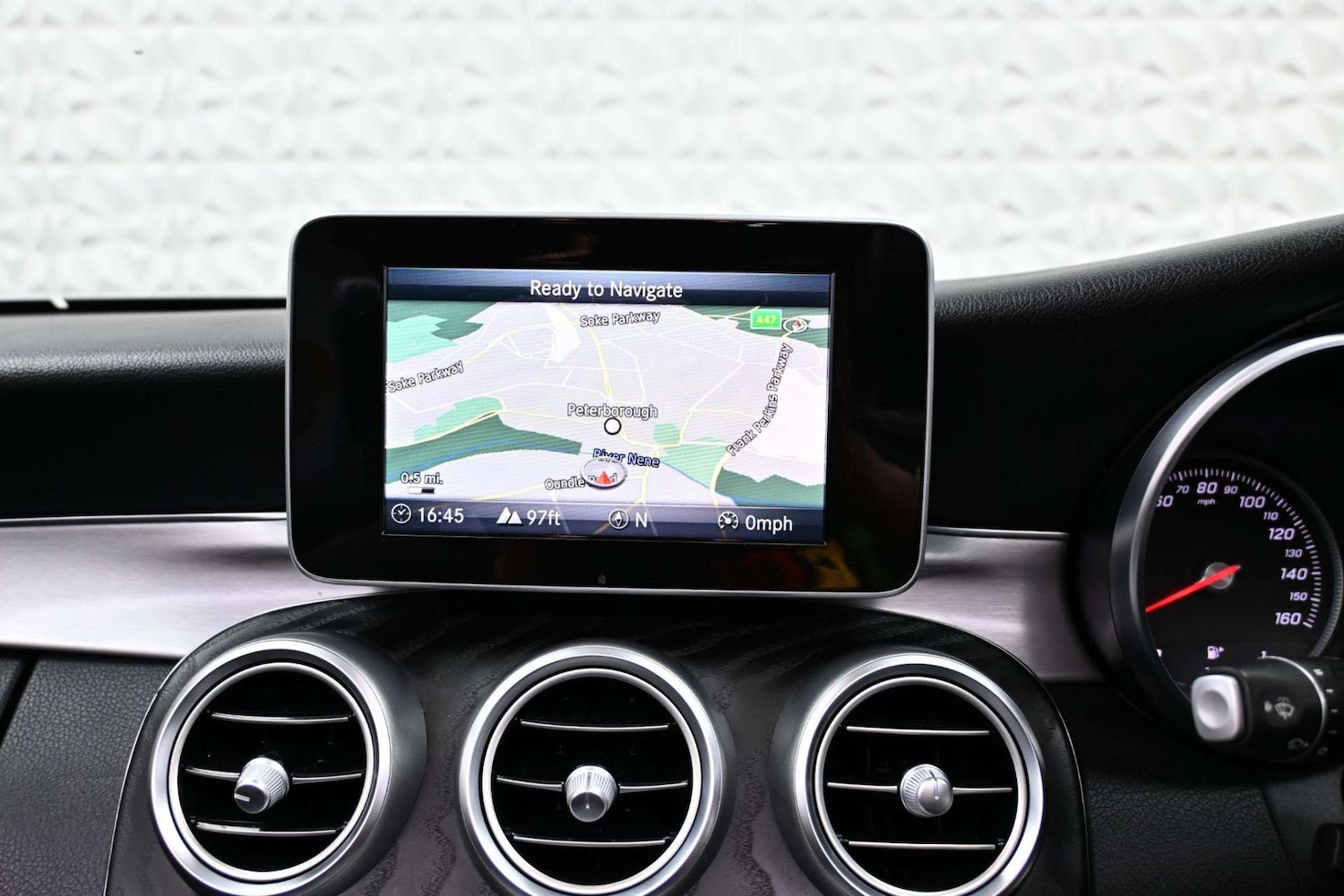 Used Mercedes-Benz C Class 2018 for sale - 77735077: Photo 13