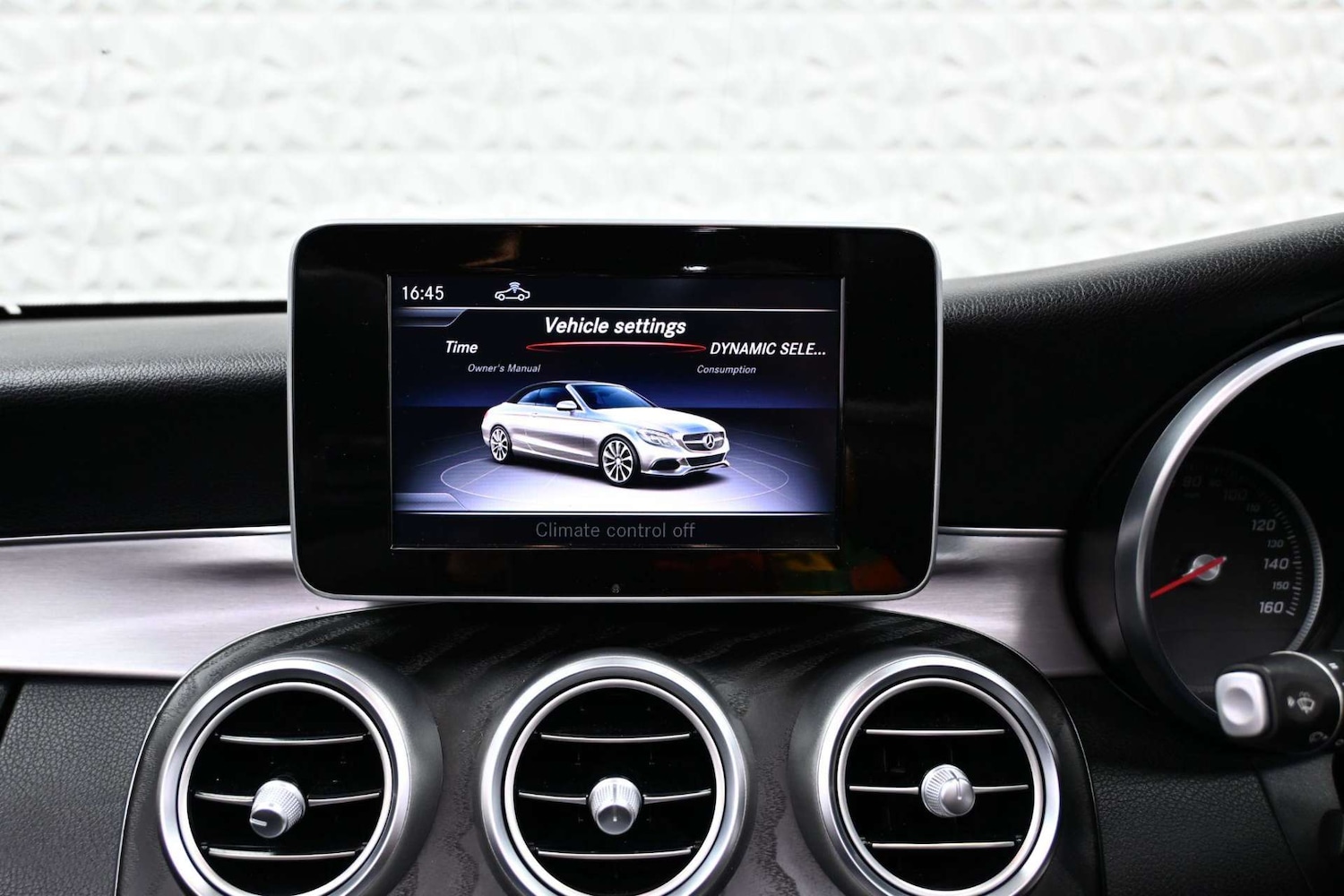 Used Mercedes-Benz C Class 2018 for sale - 77735077: Photo 15