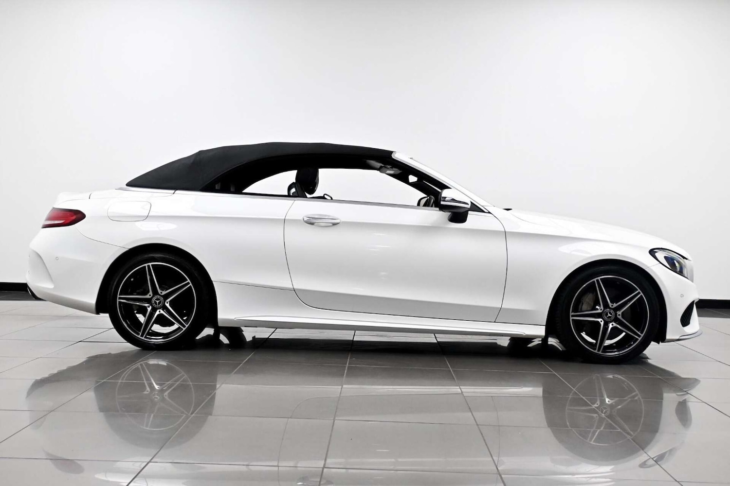 Used Mercedes-Benz C Class 2018 for sale - 77735077: Photo 16