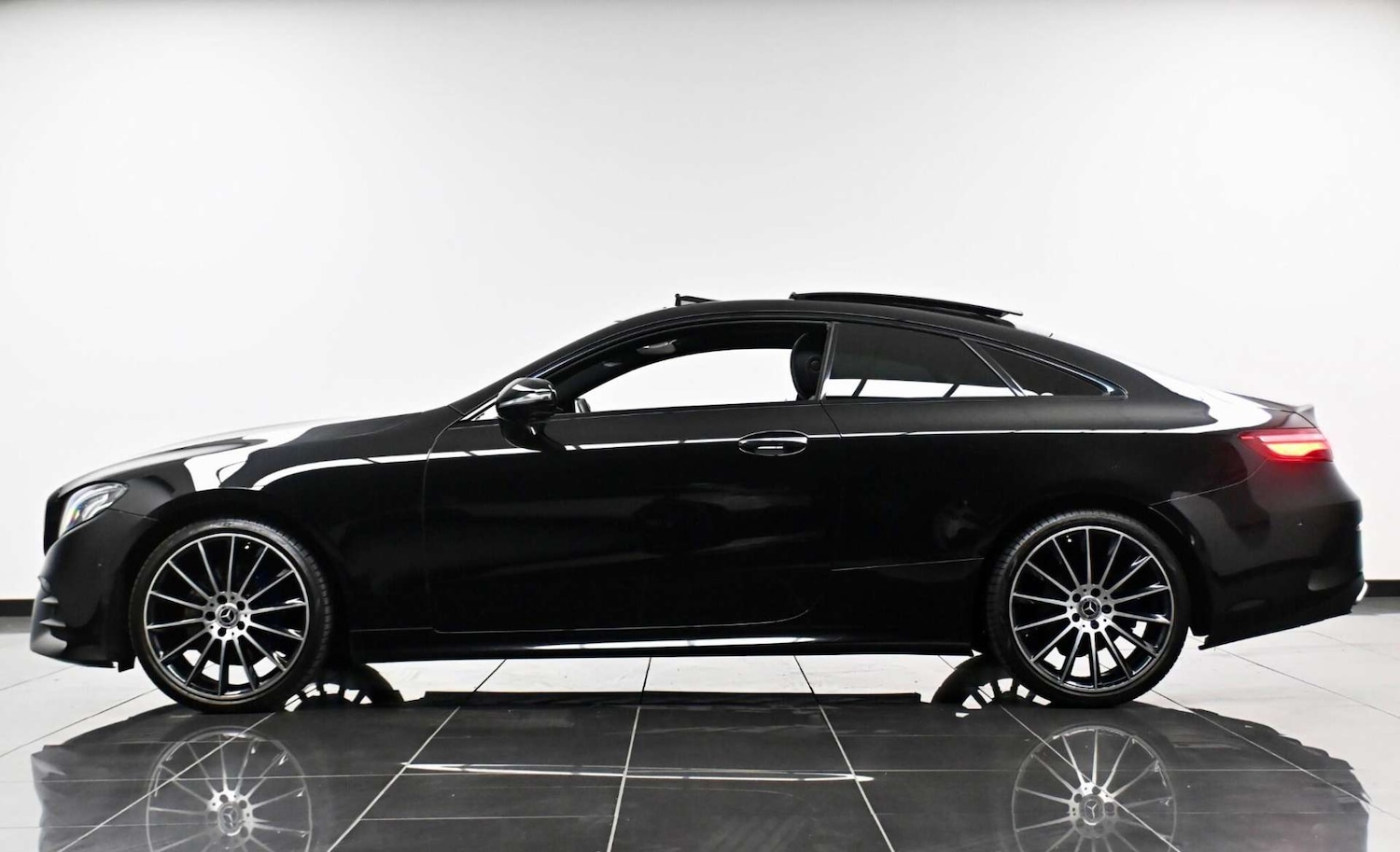 Used Mercedes-Benz E Class 2018 for sale - 77729055: Photo 5