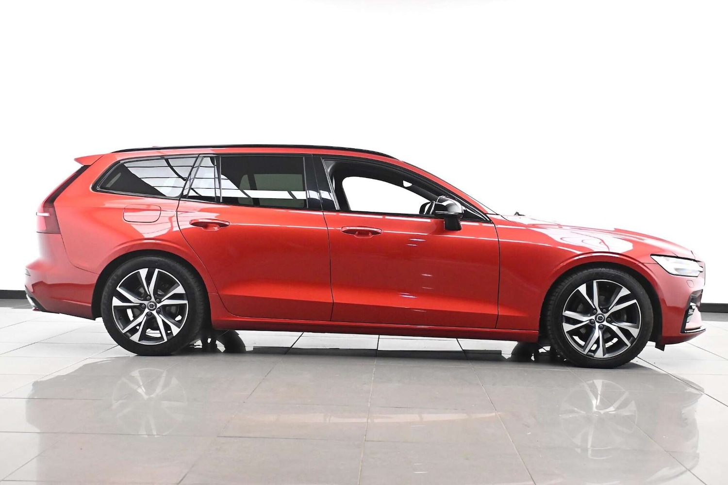 Used Volvo V60 2021 for sale - 77735071: Photo 4