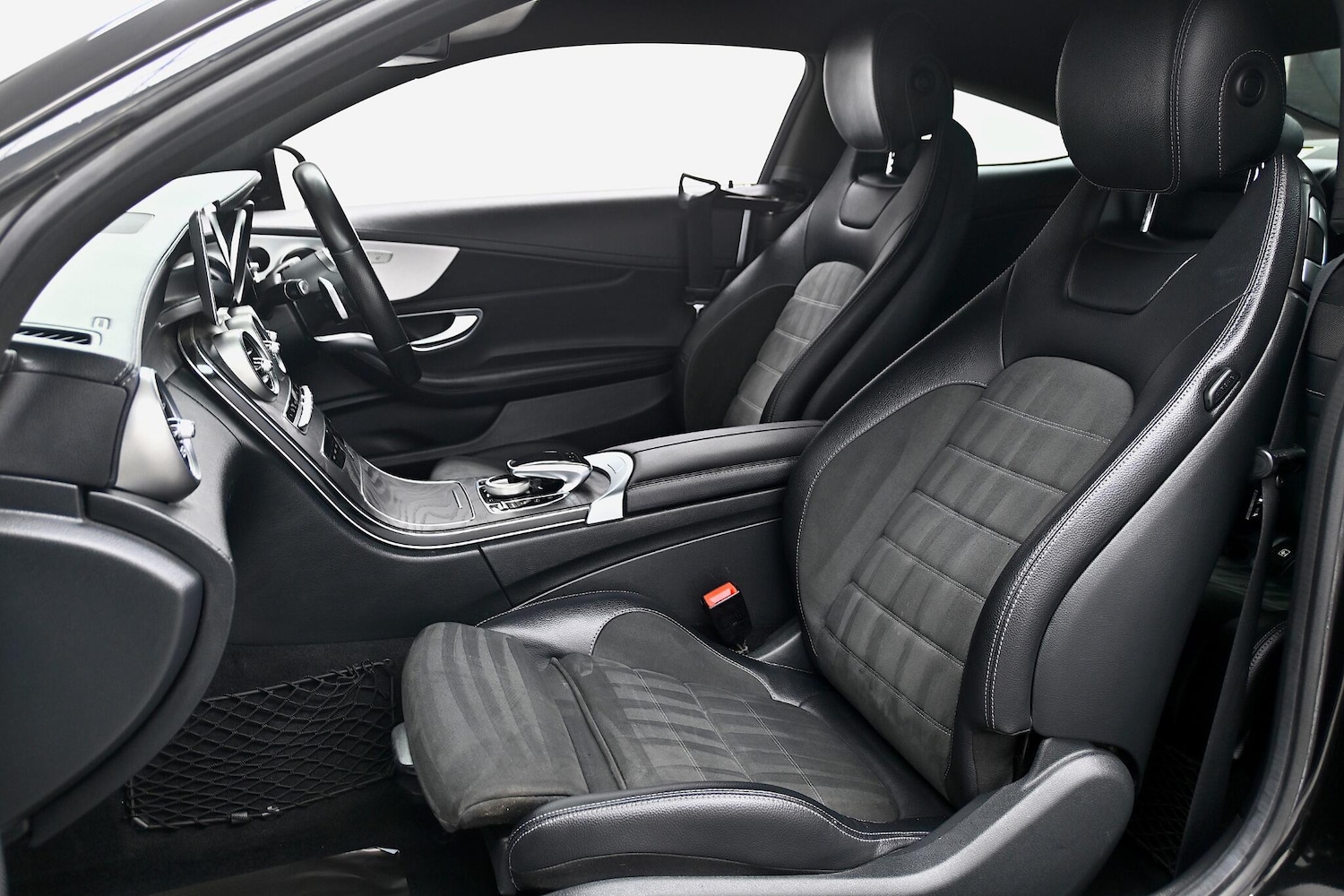 Used Mercedes-Benz C Class 2019 for sale - 76512829: Photo 30