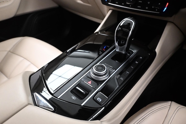 Used Maserati Levante 2018 for sale - 75728821: Photo 18