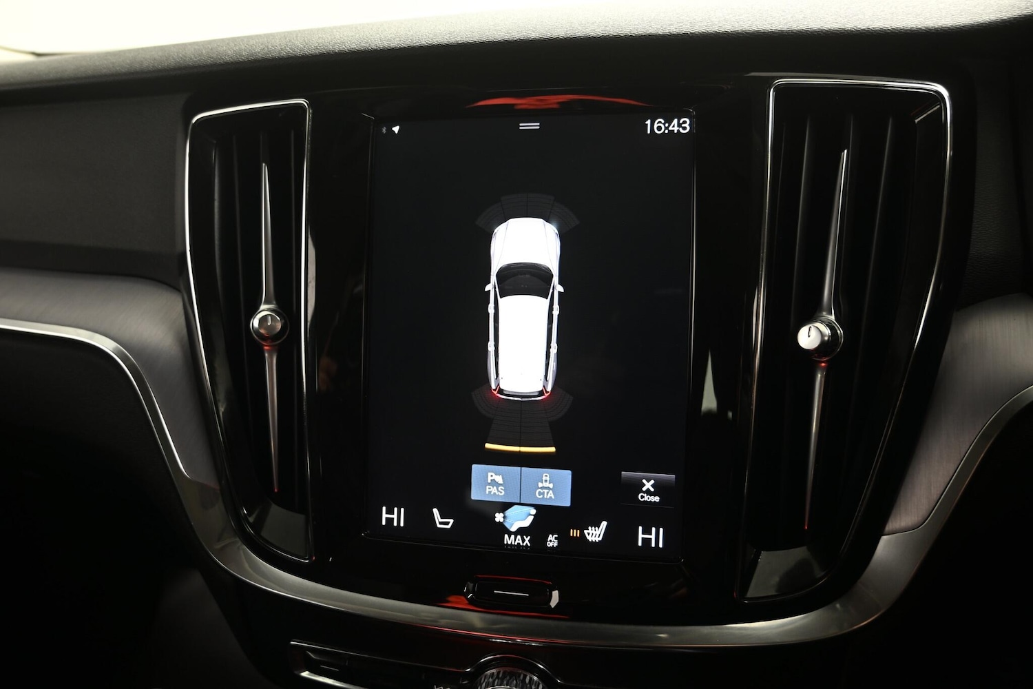 Used Volvo V60 2019 for sale - 76645665: Photo 15