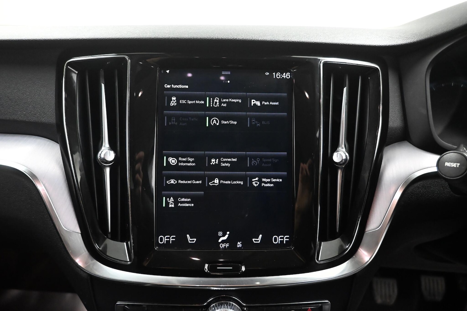 Used Volvo V60 2019 for sale - 76645665: Photo 21