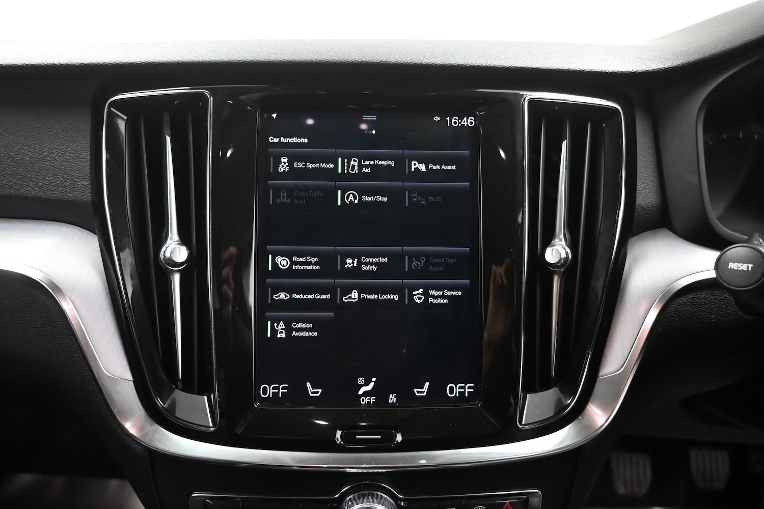 Used Volvo V60 2019 for sale - 76645665: Photo 22