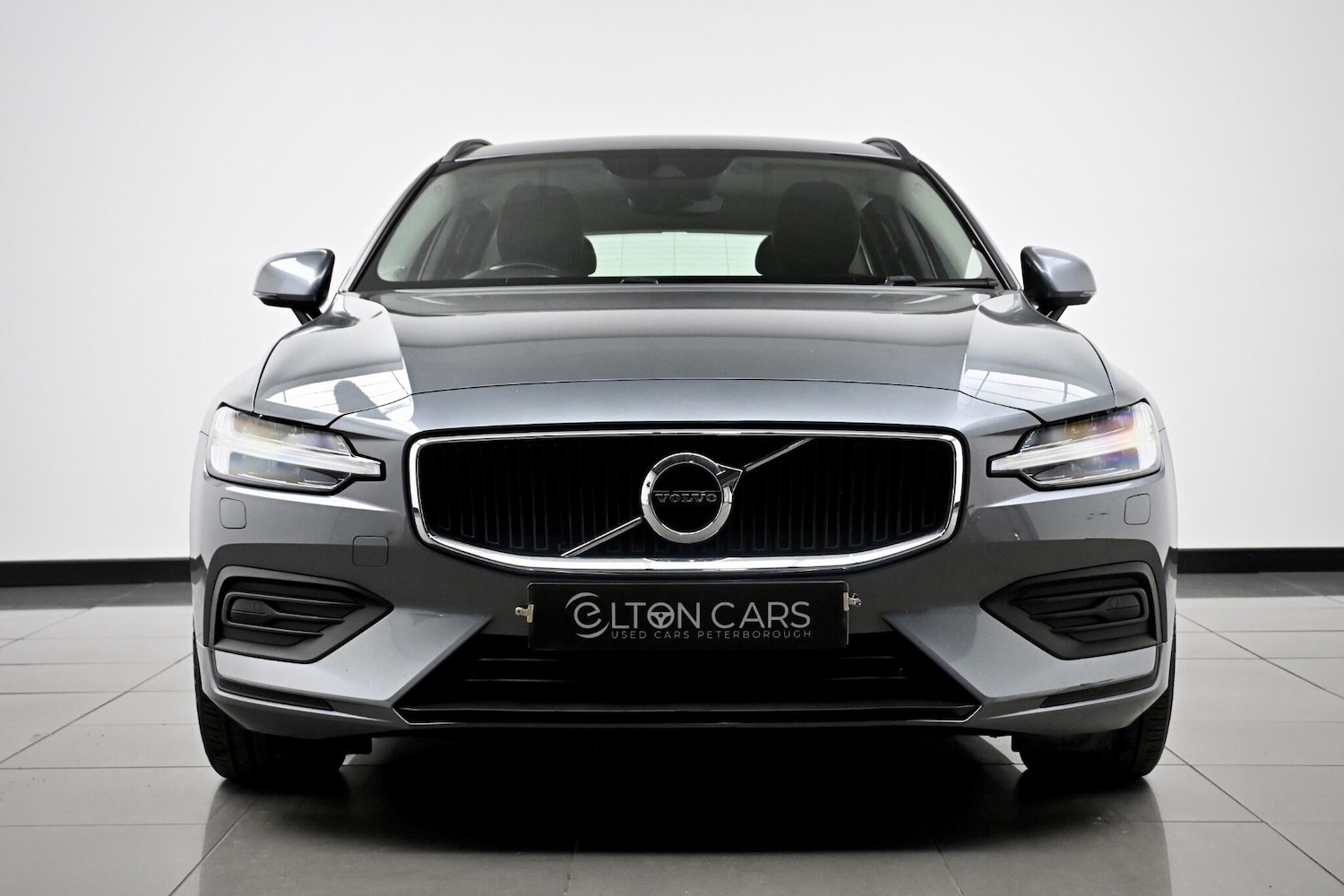 Used Volvo V60 2019 for sale - 76645665: Photo 3