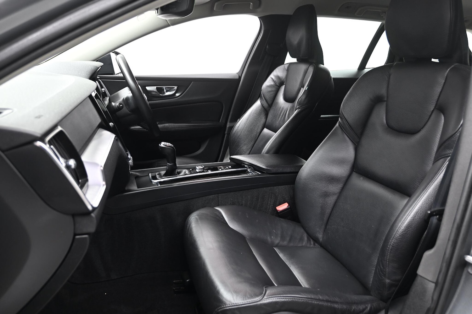 Used Volvo V60 2019 for sale - 76645665: Photo 31