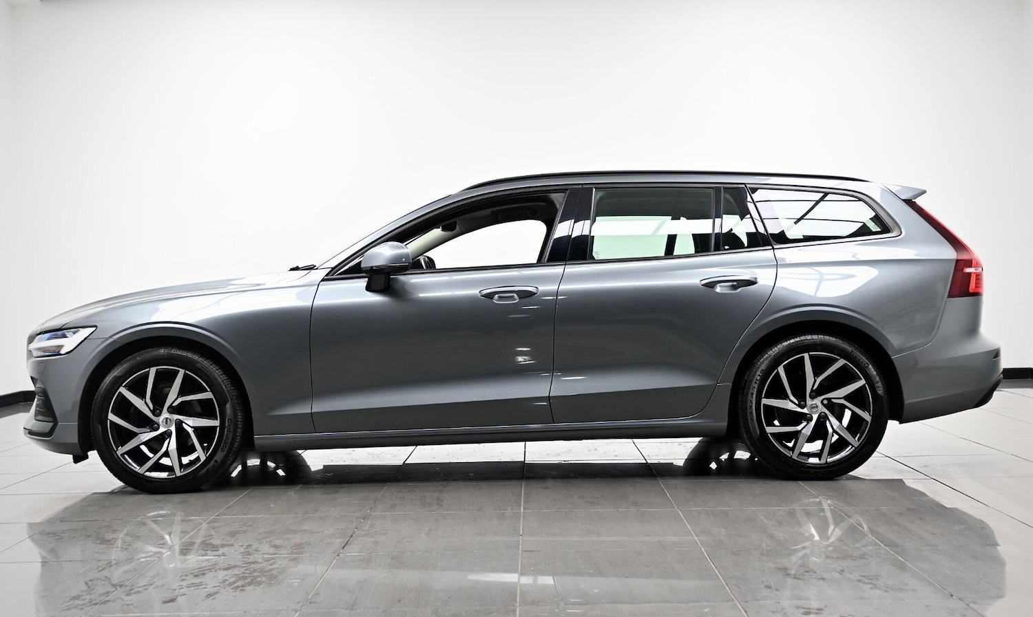 Used Volvo V60 2019 for sale - 76645665: Photo 5