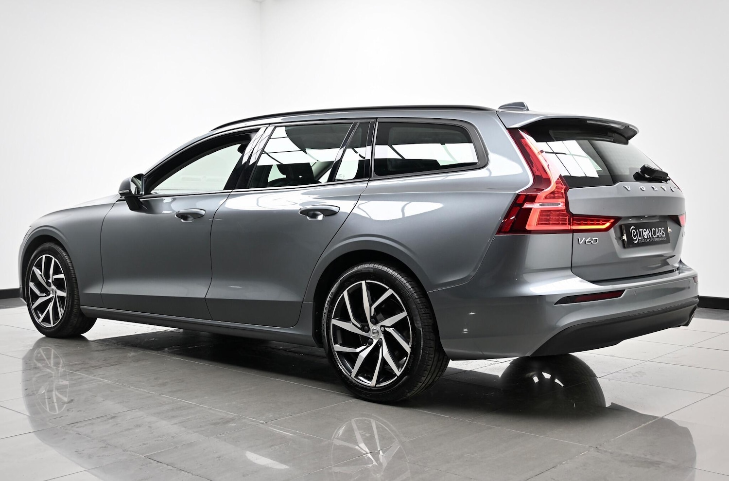 Used Volvo V60 2019 for sale - 76645665: Photo 8