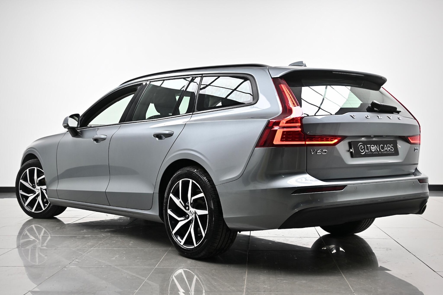 Used Volvo V60 2019 for sale - 76645665: Photo 9