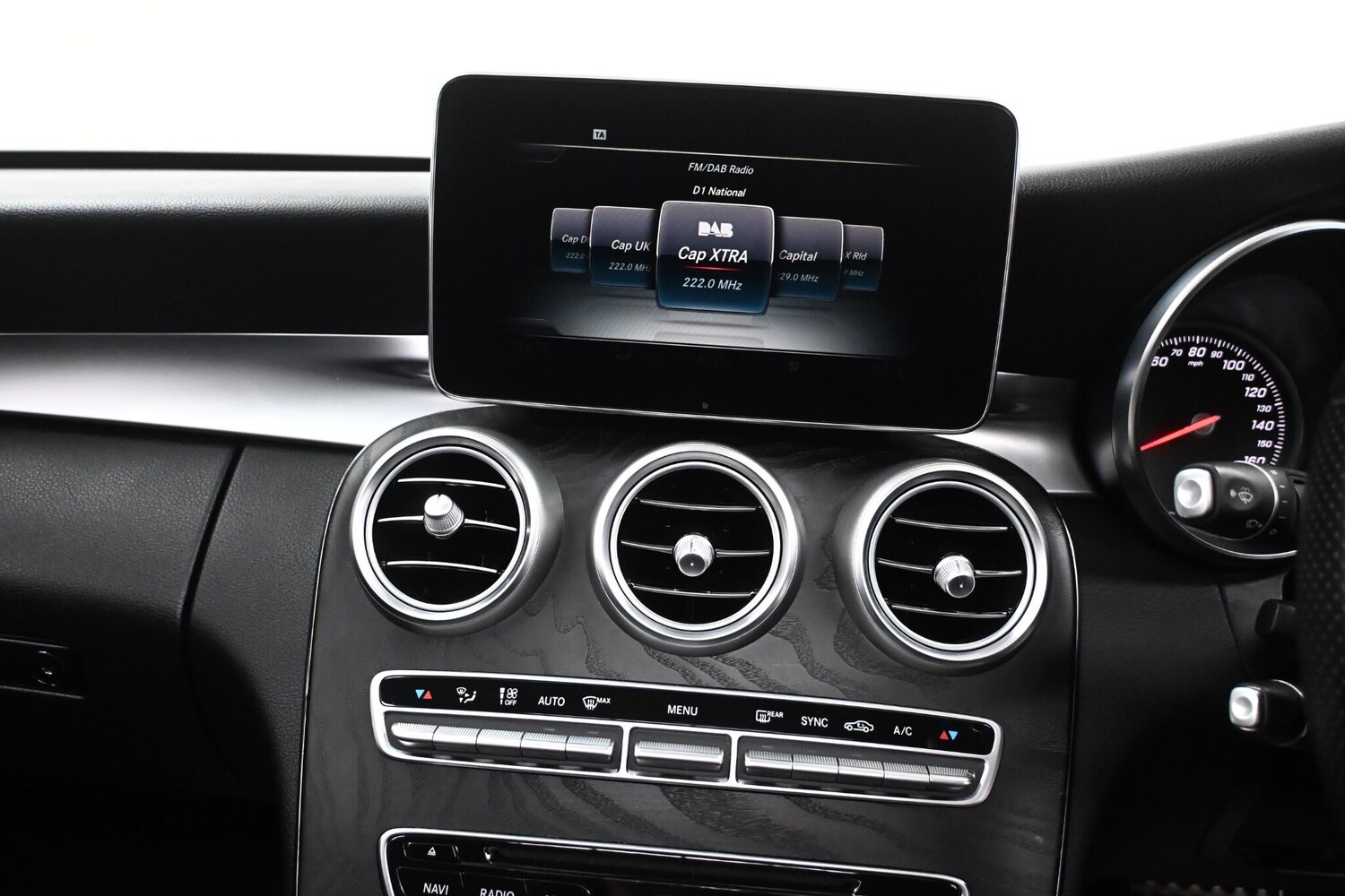 Used Mercedes-Benz C Class 2018 for sale - 76752719: Photo 19