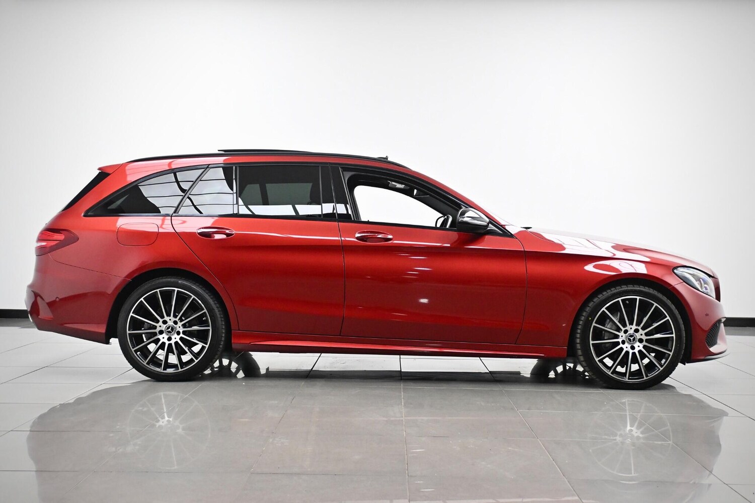 Used Mercedes-Benz C Class 2018 for sale - 76752719: Photo 4