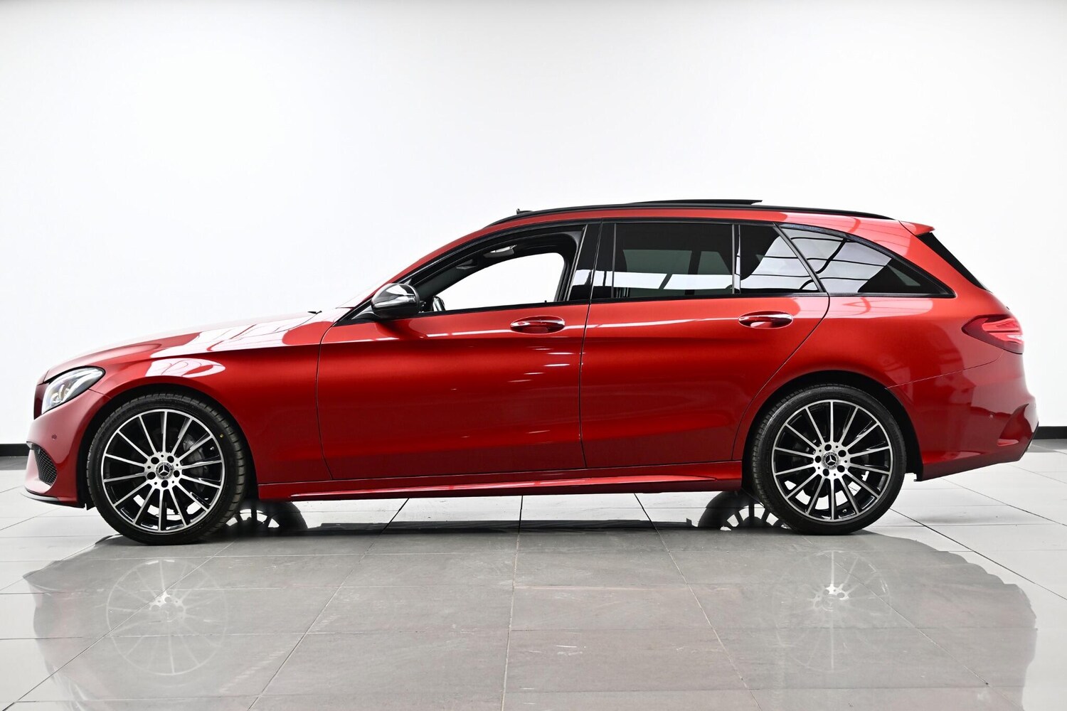 Used Mercedes-Benz C Class 2018 for sale - 76752719: Photo 5