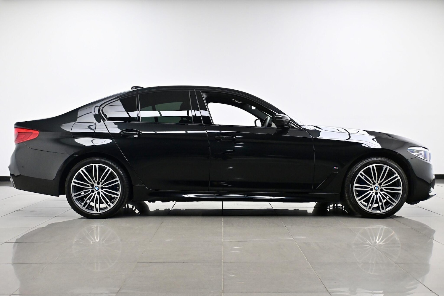 Used BMW 5 Series 2020 for sale - 76714258: Photo 4