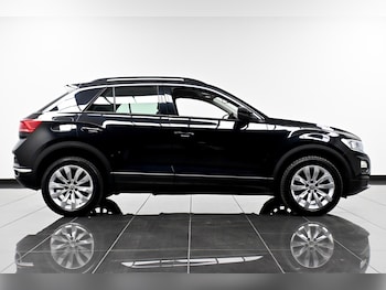 Used Volkswagen T-Roc 2019 for sale - 77097754: Photo