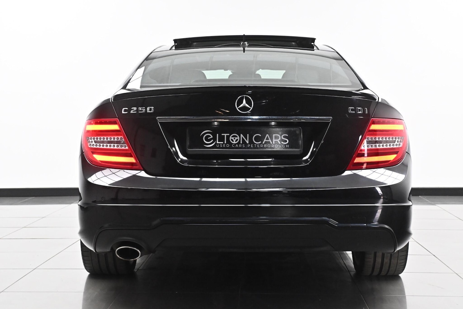 Used Mercedes-Benz C-Class 2014 for sale - 76059894: Photo 4