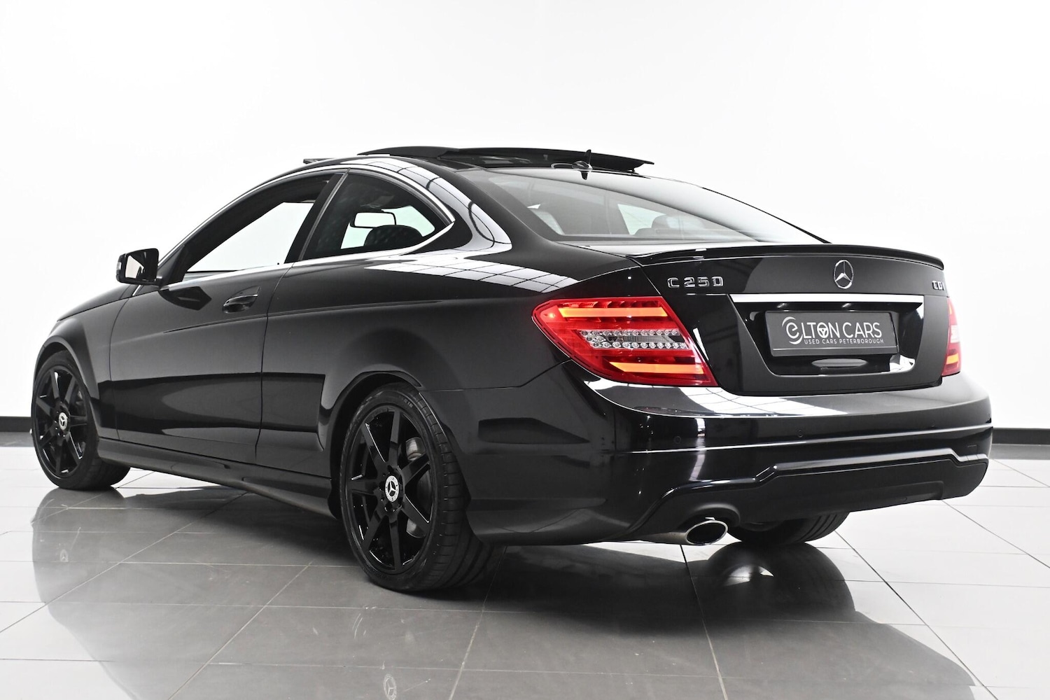 Used Mercedes-Benz C-Class 2014 for sale - 76059894: Photo 8