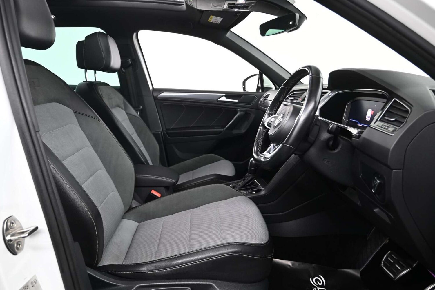 Used Volkswagen Tiguan 2020 for sale - 77729076: Photo 28