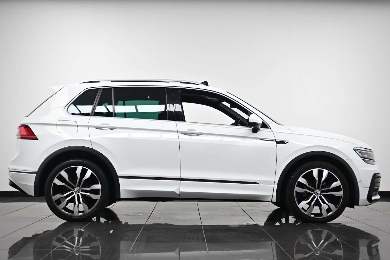 Used Volkswagen Tiguan 2020 for sale - 77729076: Photo 4