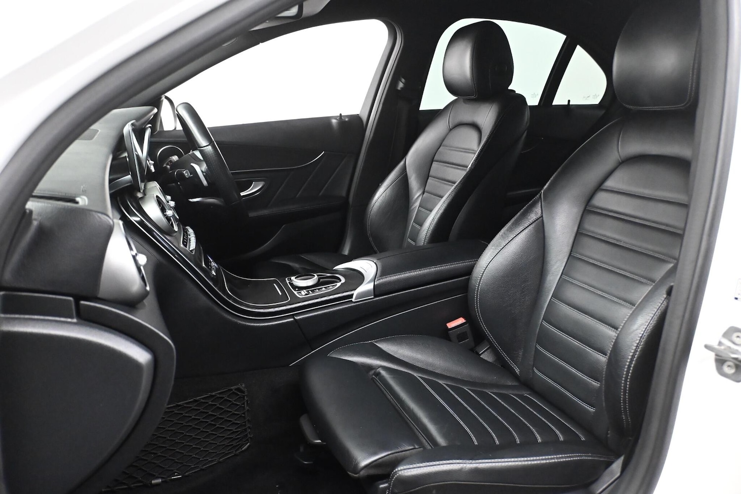 Used Mercedes-Benz C Class 2019 for sale - 77229704: Photo 34