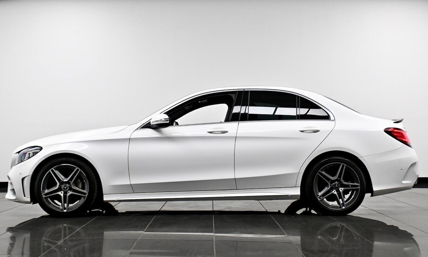 Used Mercedes-Benz C Class 2019 for sale - 77229704: Photo 5