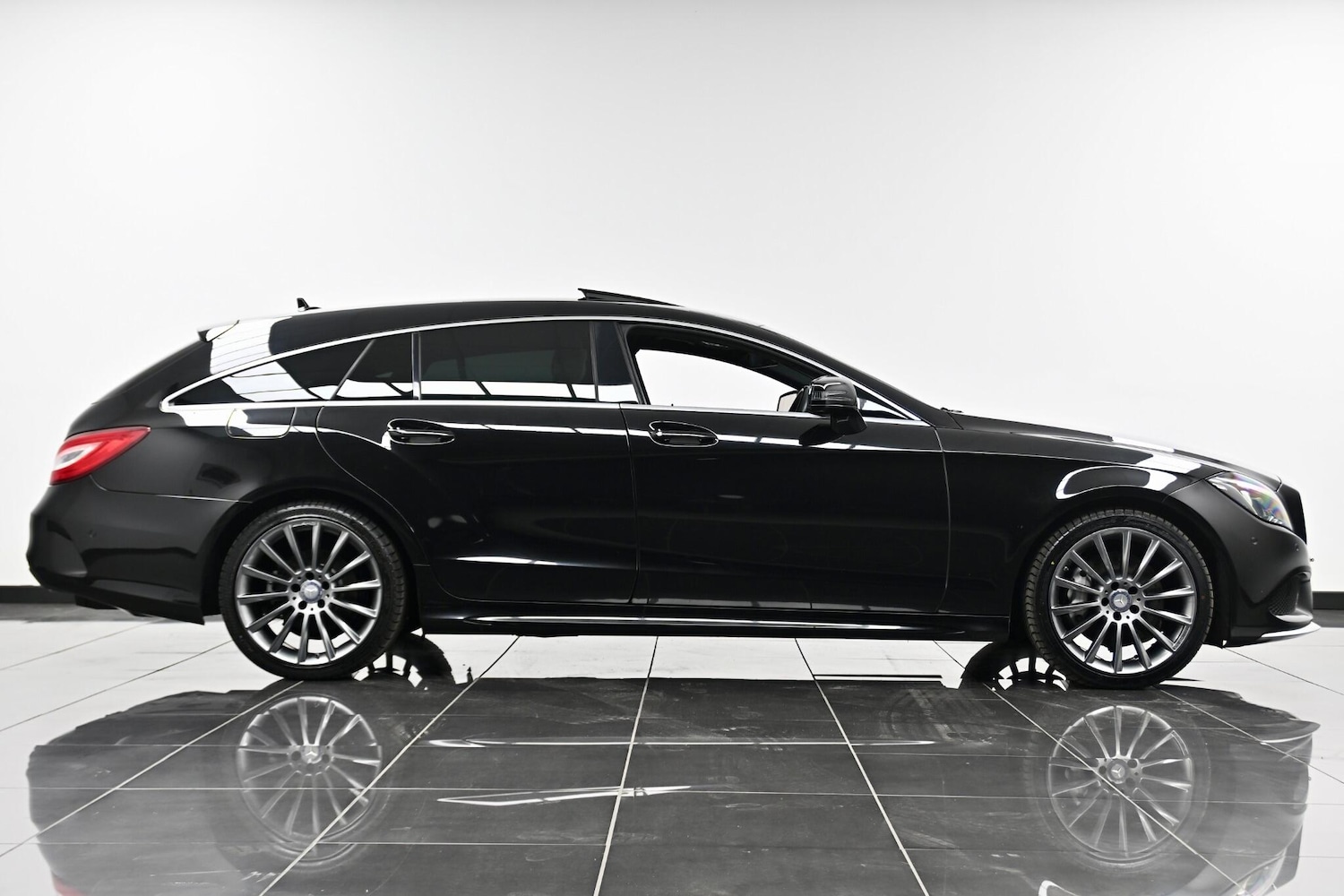 Used Mercedes-Benz CLS 2016 for sale - 77345612: Photo 4