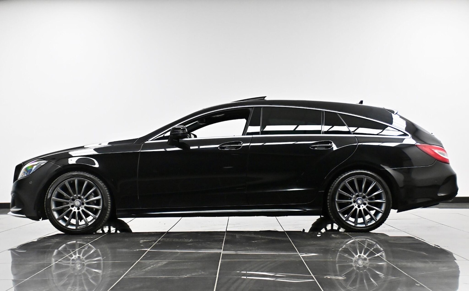 Used Mercedes-Benz CLS 2016 for sale - 77345612: Photo 5