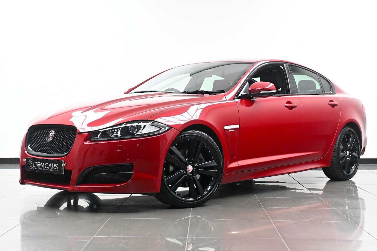 Used Jaguar XF 2015 for sale - 77729085: Photo 2
