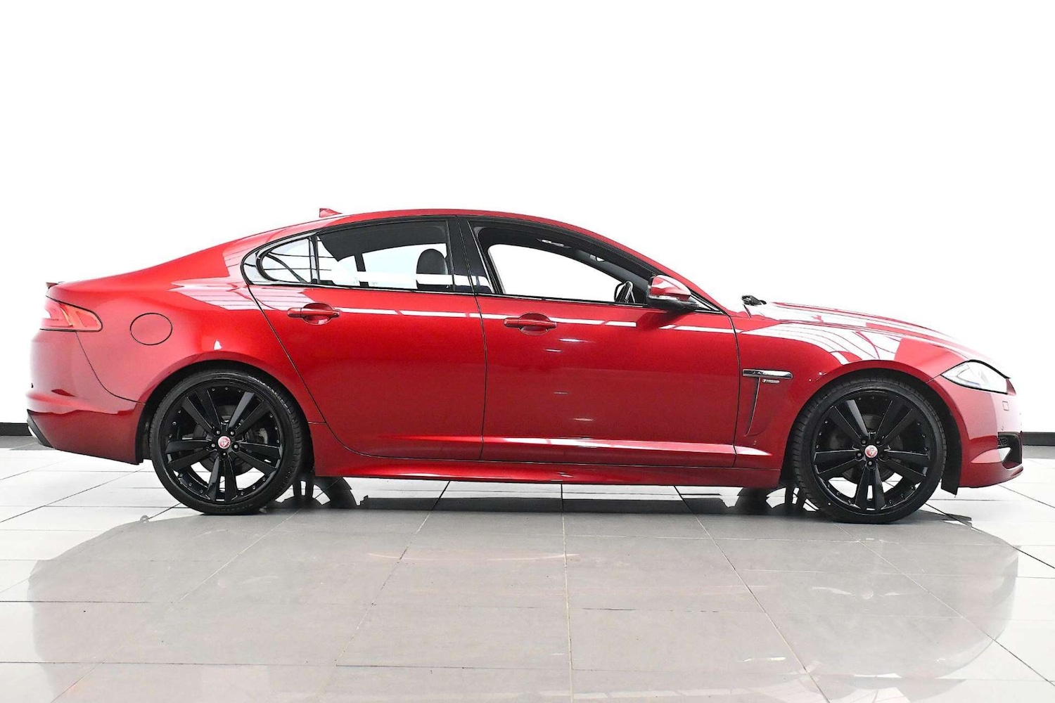 Used Jaguar XF 2015 for sale - 77729085: Photo 4