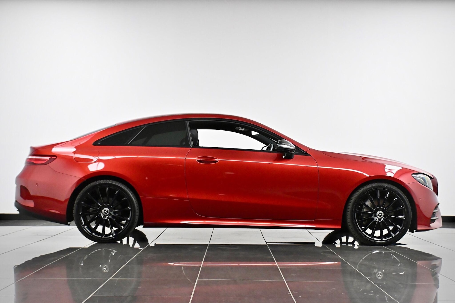 Used Mercedes-Benz E Class for sale - 77852728: Photo 4