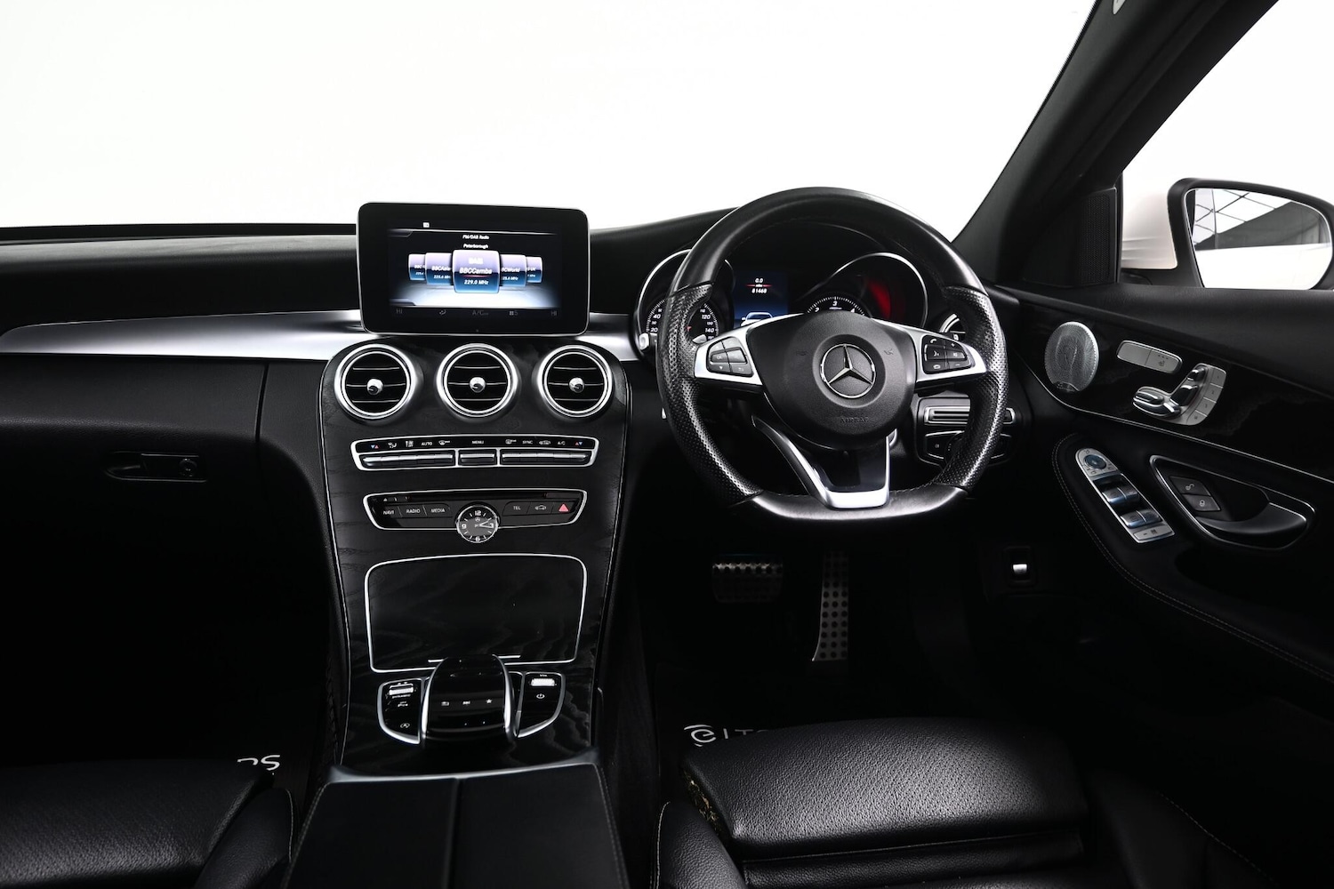 Used Mercedes-Benz C Class 2018 for sale - 76752840: Photo 19