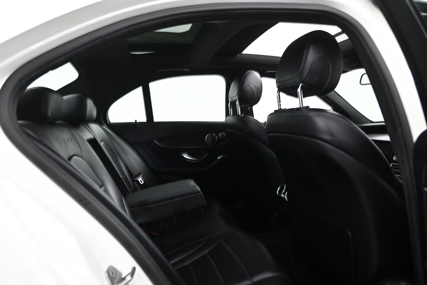 Used Mercedes-Benz C Class 2018 for sale - 76752840: Photo 27