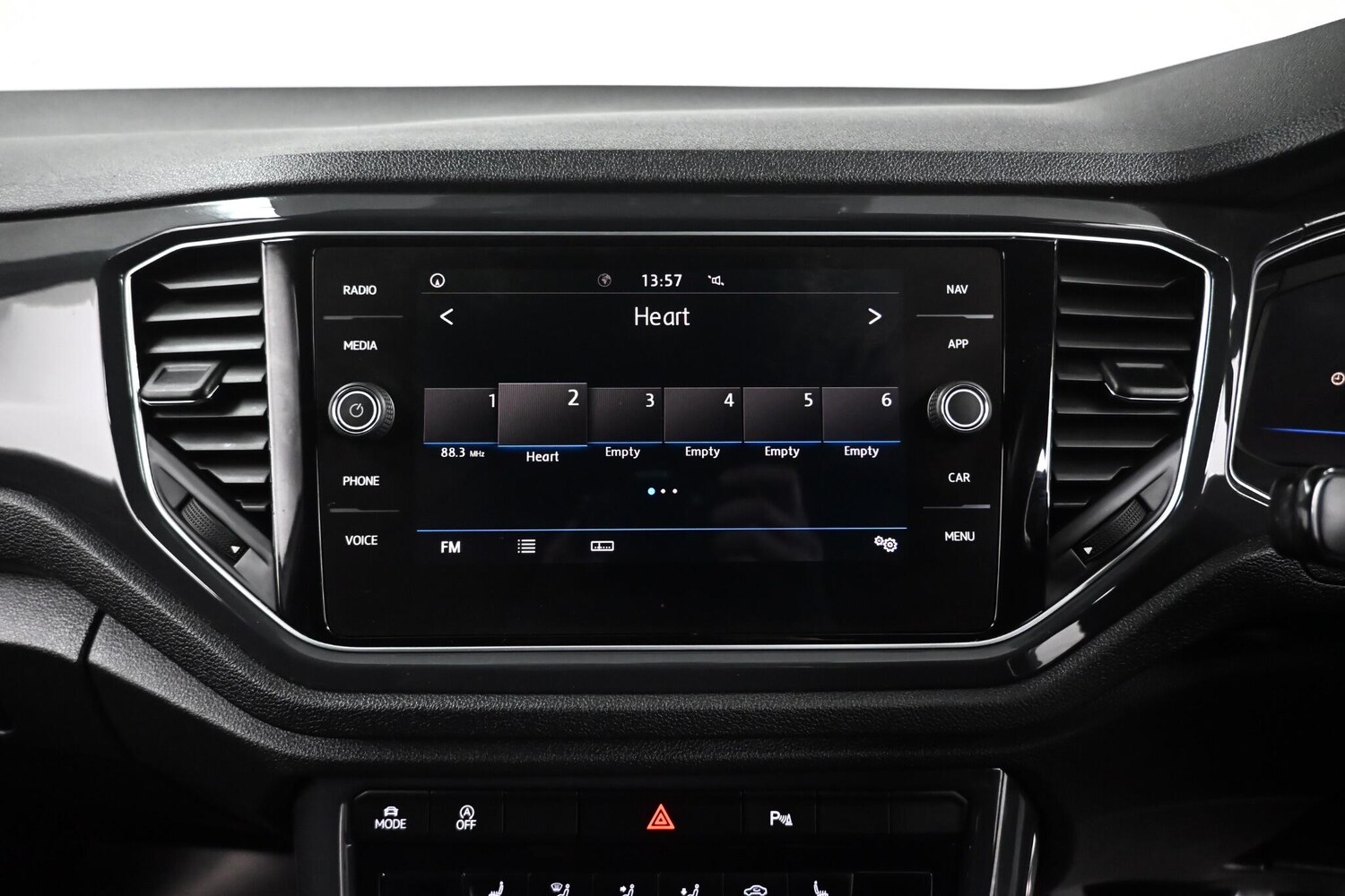 Used Volkswagen T-Roc for sale - 78214237: Photo 16