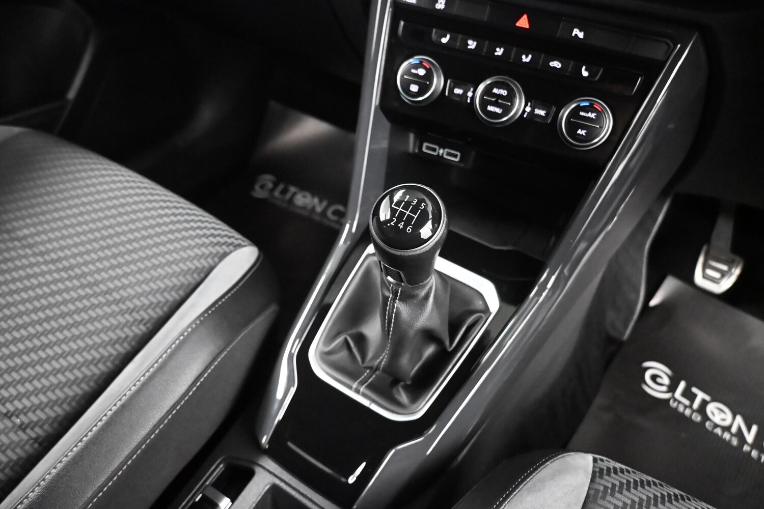 Used Volkswagen T-Roc for sale - 78214237: Photo 23