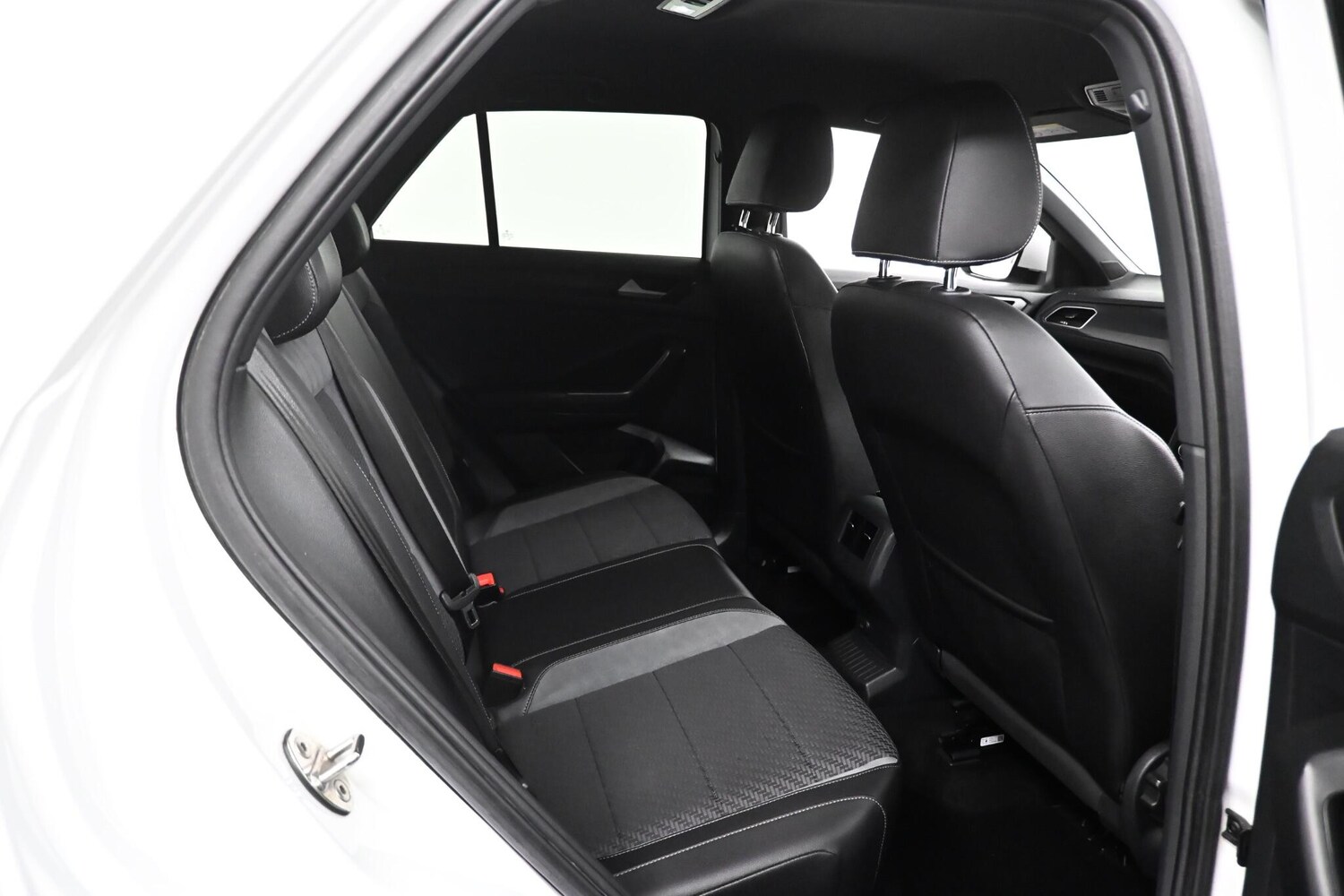 Used Volkswagen T-Roc for sale - 78214237: Photo 25