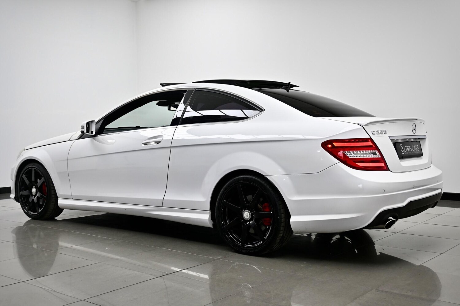 Used Mercedes-Benz C Class 2015 for sale - 76561675: Photo 11