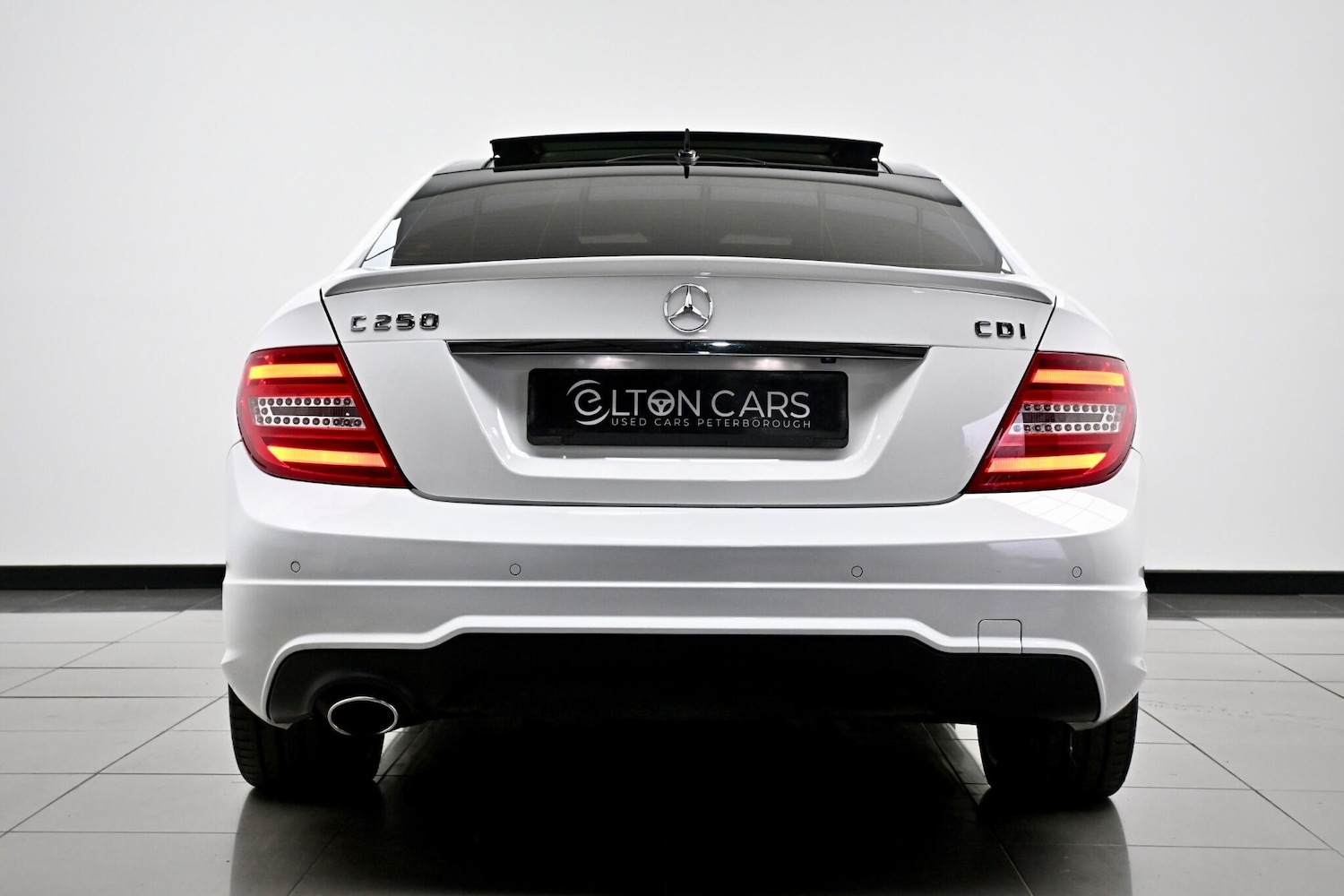 Used Mercedes-Benz C Class 2015 for sale - 76561675: Photo 4