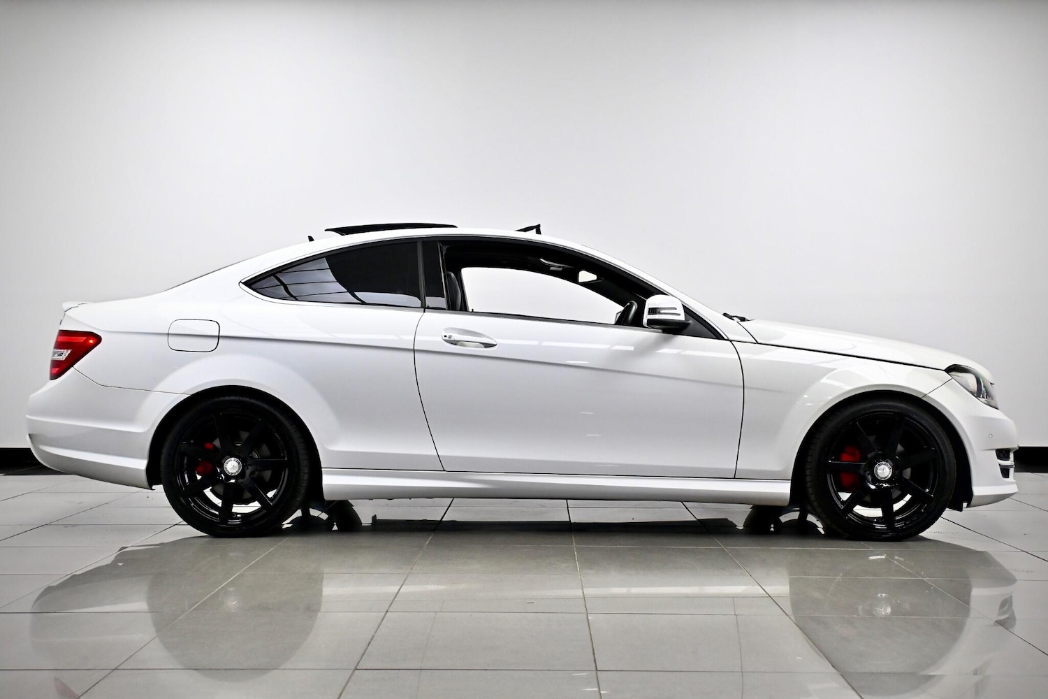 Used Mercedes-Benz C Class 2015 for sale - 76561675: Photo 5